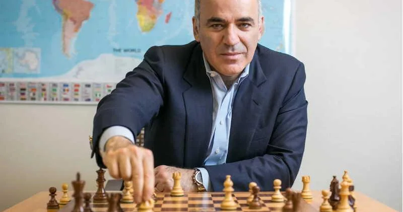 Şahmat dahisi Kasparova ağır İTTİHAM: Silahlı çevrilişdə əli var?