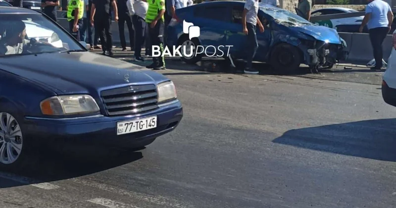 Bakı Sumqayıt yolunda qəza: 3 avtomobil toqquşdu FOTO