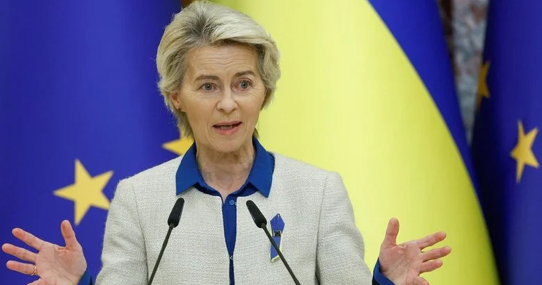 В Европарламенте требуют отставки Еврокомиссии на фоне скандала с COVID 19