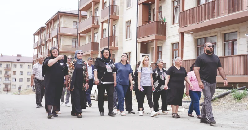 Şəhid ailələri Zəfər ünvanlarında