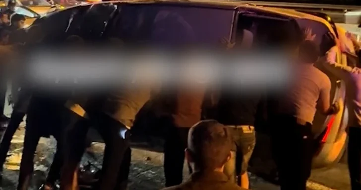 Смертельное ДТП в Баку: легковой автомобиль перевернулся на трассе, ведущей в аэропорт