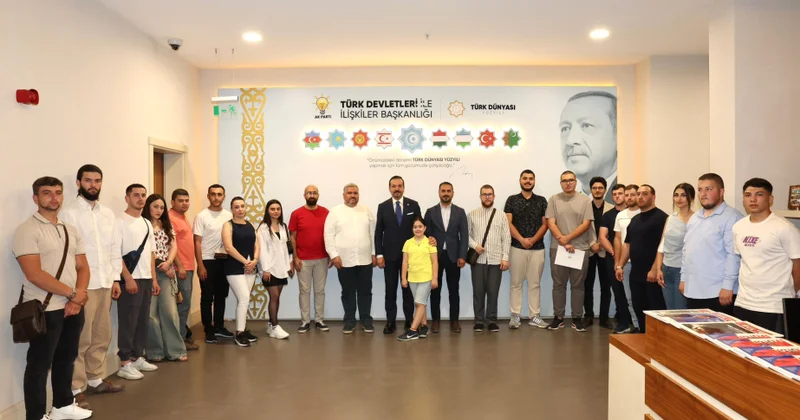 Türkiyənin Türk Dövlətləri ilə Əlaqələr Baş İdarəsinin rəhbəri azərbaycanlı tələbələrlə görüşüb