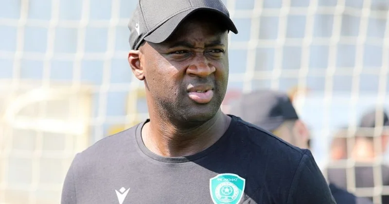 Yaya Ture Belçika klubunun “sükanı arxasına” keçib