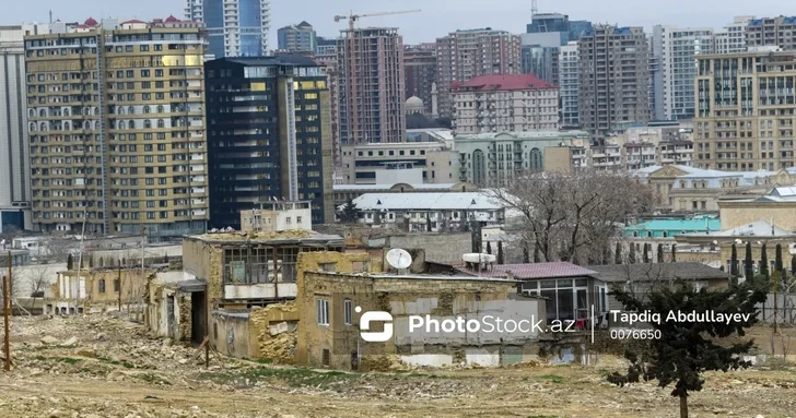 В трех районах Баку начался снос старых зданий: жильцы недовольны условиями компенсаций