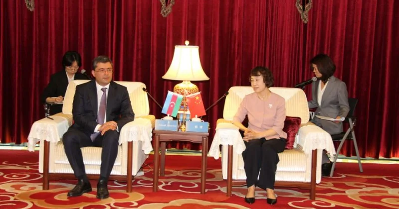 Azərbaycan nümayəndə heyəti Çin Media Qrupunda və Çin Kommunikasiya Universitetində olub FOTO