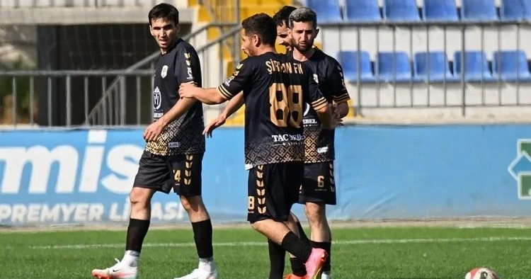 “Biz də yüksək yerlər uğrunda oynayacağıq” bəs onda niyə bütün heyət qovulub?