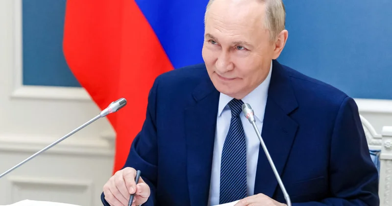 Putin muzdlu əsgərlərə dair qanunu təsdiqlədi