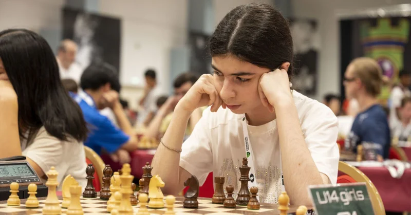 Захра Аллахверди стала чемпионкой мира по шахматам, Хаган Ахмед в шаге от победы