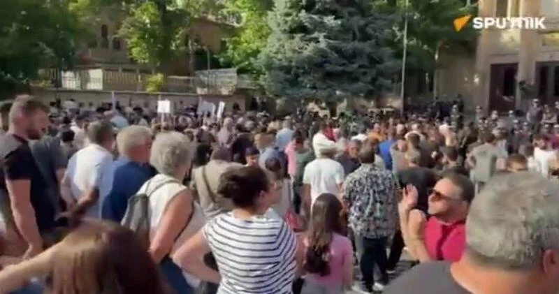 В Ереване реваншисты протестуют против результатов выборов ВИДЕО