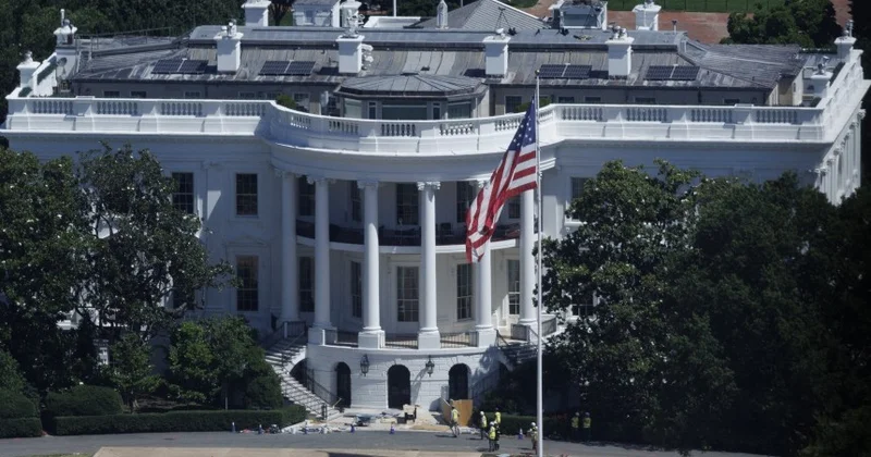 США полностью прекратят принимать просителей политического убежища