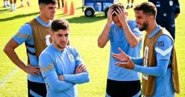 Uruqvay millisində baş məşqçi ilə futbolçular arasında gərginlik