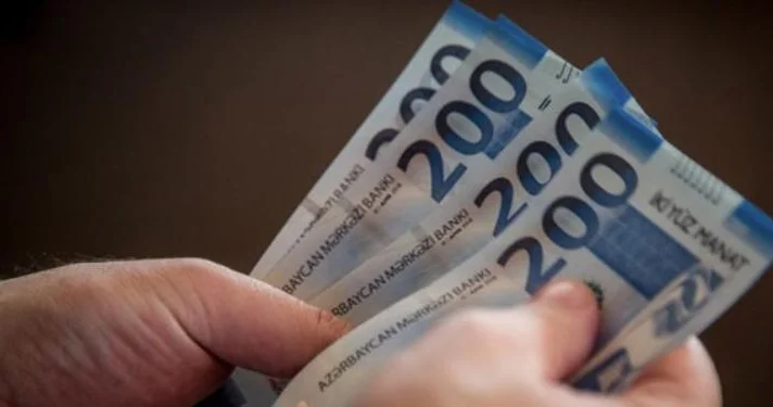 Azərbaycan manatının dövretmə sürəti azalıb