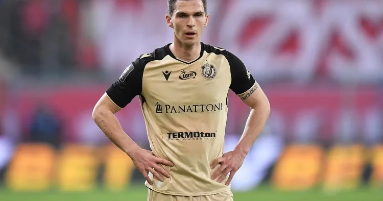 “Neftçi”nin transfer etmək istədiyi futbolçu Bakıya gəldi