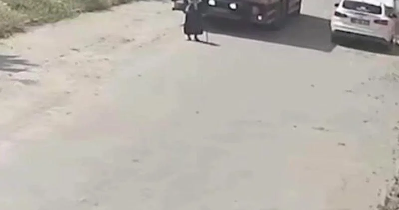 В Турции грузовик насмерть сбил пожилую женщину ВИДЕО