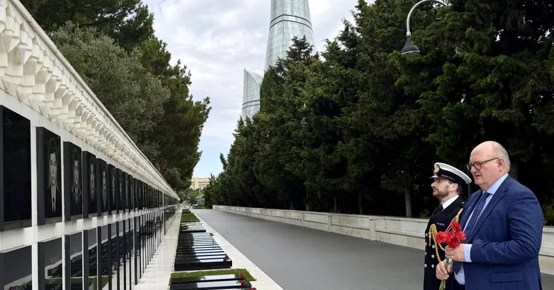 Норман: Великобритания намерена укреплять оборонное партнерство с Азербайджаном
