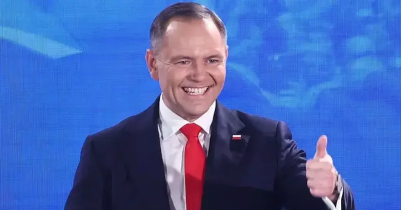Навроцкий набирает популярность среди населения Польши