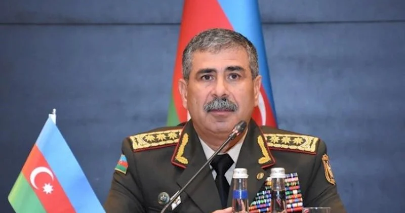 Müdafiə naziri Azərbaycan Ordusunun şəxsi heyətini təbrik etdi