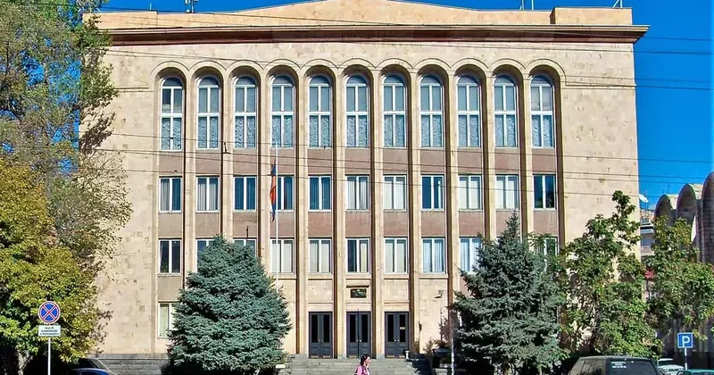 Məhkəmə toplandı: Ermənistanda seçki nəticələri ləğv edilir?