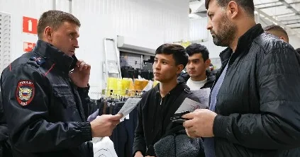 Vətəndaşlıq almaq xeyli bahalaşdı: Putin qanunu imzaladı