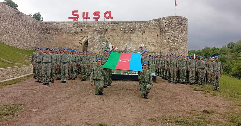 Silahlı Qüvvələr Günündə hərbi qulluqçuların yürüşləri təşkil olundu FOTO
