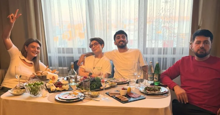 İllər sonra bir araya gəldilər Fotolar