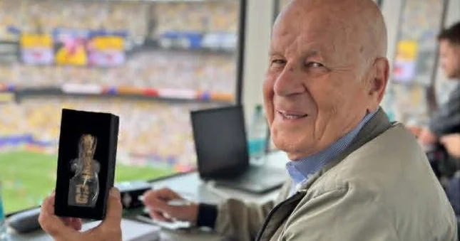88 yaşlı jurnalistin 17 ci mundialı! Şəkil