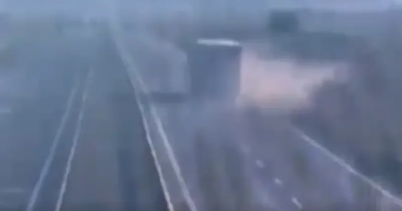 Yük maşını minik avtomobili ilə toqquşdu ANBAAN VİDEO