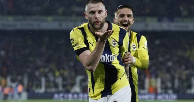 Fənərbaxça PSJ ilə danışıqlar aparır