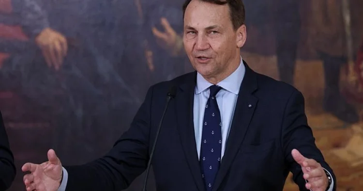 Sikorski Zelenskini tənqid edib