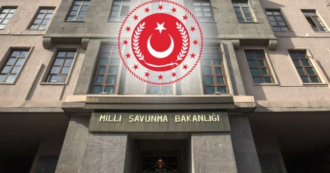 Türkiyə ilk ramjet mühərrikli raket sistemini təqdim edib Foto