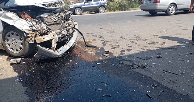 Yanacaqdoldurma məntəqəsi yaxınlığında ağır qəza Yaralı var+Fotolar