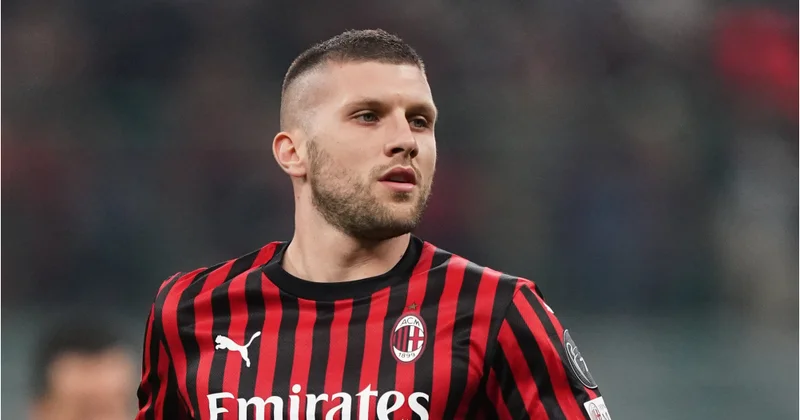 “Zirə”nin rəqibi ulduz futbolçunu transfer edir
