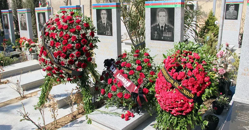 Командующий ВВС Азербайджана посетил могилу полковника лейтенанта Рашада Атакишиева ФОТО/ВИДЕО