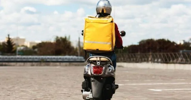 Bakıda moped avtomobillə toqquşdu: ölən var