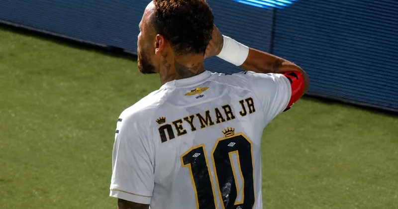Neymar qayıdış matçında dublla tənqidçilərinə cavab verib VİDEO