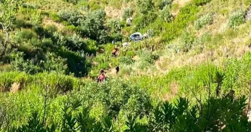 Antalyada avtomobil dərəyə aşdı