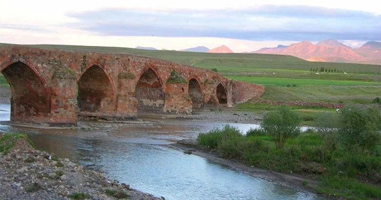 İrəvan və Tehran Araz üzərində ikinci körpünü tikir