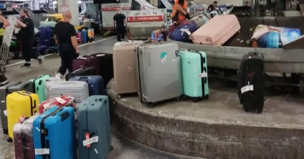 Vnukovo hava limanının baqaj sistemində nasazlıq SƏRNİŞİNLƏR TƏLAŞDA
