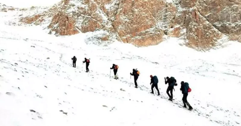 Elbrusda iki alpinist həlak olub, qrupun daha dörd üzvü itkin düşüb