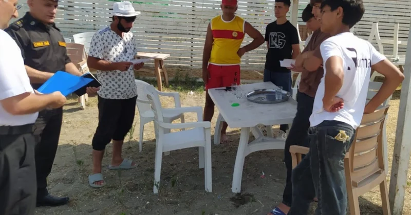 Çimərliklərdə istirahət edən vətəndaşlar təhlükəsizlik qaydaları barədə məlumatlandırılıb