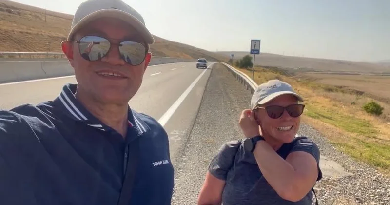 Deputat turistlə birlikdə Qobustandan Bakıya piyada gəlir VİDEO