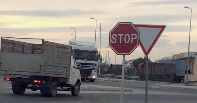 Bu nişan bəzək üçün qoyulmayıb STOP ləğv oluna bilər?