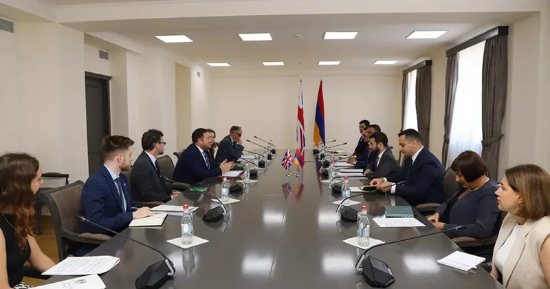 Ереван и Лондон договорились о стратегическом партнерстве