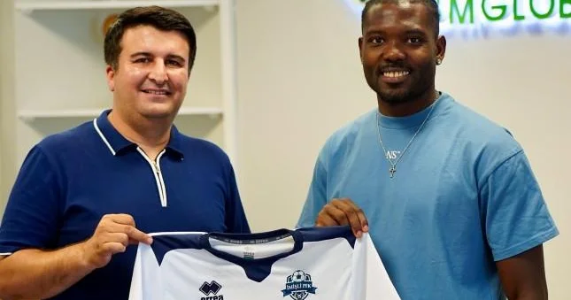 İmişli kolumbiyalı futbolçu transfer etdi