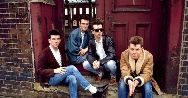 Smiths in pərdəarxası hekayələri haqqında kitab “The Drums”