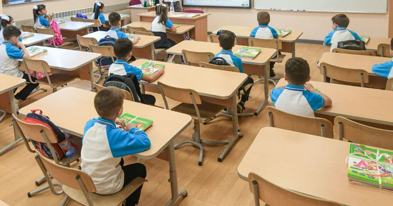 Məktəblərdə dərs müddəti qısaldıla bilər? AÇIQLAMA