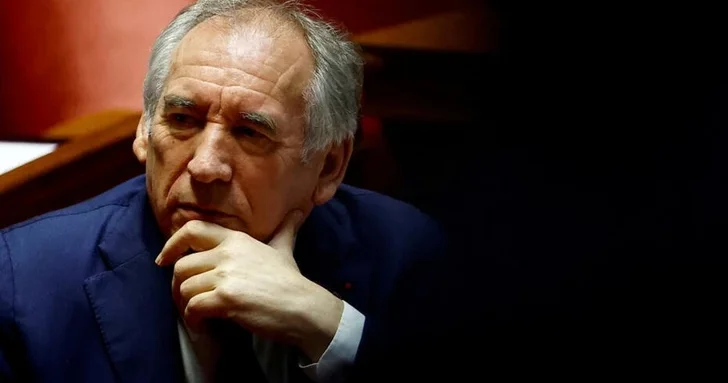 Франция на грани политического кризиса: Байру допускает роспуск парламента