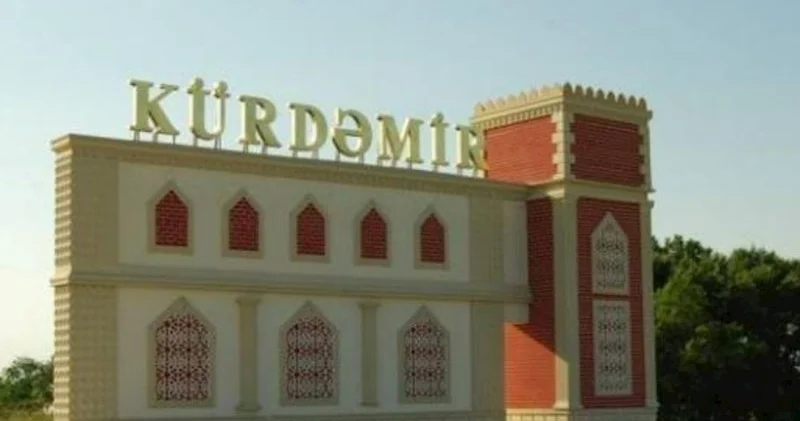 Kürdəmirdə 33 yaşlı kişi binadan YIXILDI