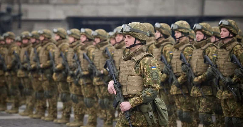 FT: Запад обсуждает отправку в Украину 4 5 бригад военных
