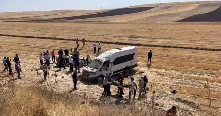 Türkiyədə mikroavtobus aşıb 10 nəfər yaralanıb